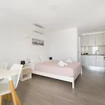 아파트 Oniropetra Mykonos *