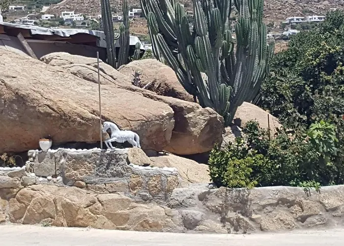 Oniropetra Mykonos Plintri